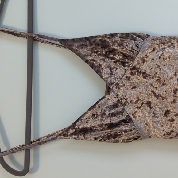 Lulu's velvet midi dress - Picture 5 of 9